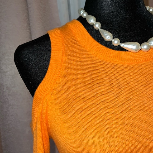 Michael Kors Size XS Orange Cold Shoulder Sweater - Picture 5 of 15